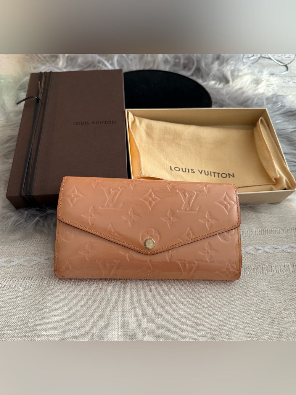 Louis Vuitton Vernis Patent Leather Continental Wallet in Beige Nude